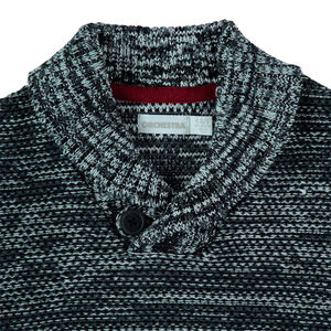 Pull en tricot chiné avec col châle boutonné 