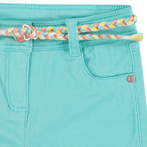 Pantacourt en coton uni avec ceinture tressée amovible 