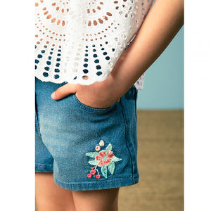 Short en denim avec broderies fille 