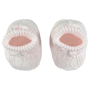 Chaussons naissance en tricot avec noeud 