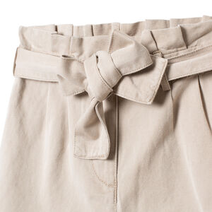 Short taille haute avec ceinture à nouer 