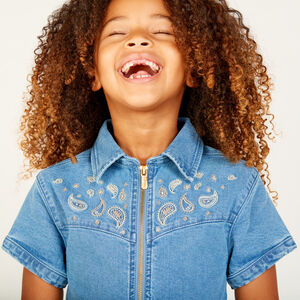 Robe manches courtes en jean brodé fille 