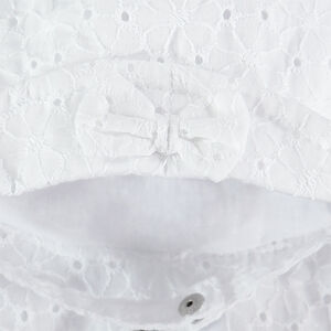 Charlotte en broderie anglaise pour bébé fille 
