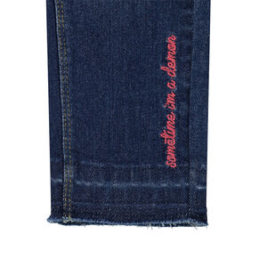 Jeans effet used et crinkle avec badges patchés 