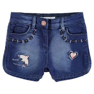 Short en jeans effet used avec broderies colorées 