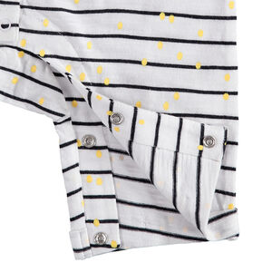 Combinaison courte à rayures et pois avec patch citron et noeud au dos 