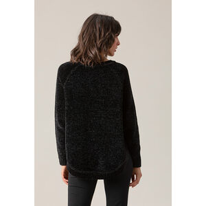 Pull chenille forme poncho à pans arrondis 