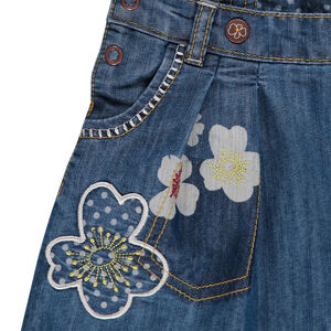 Robe salopette en jeans avec print et patchs 