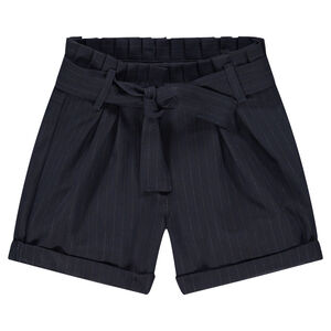 Short à fines rayures all-over et taille plissée 