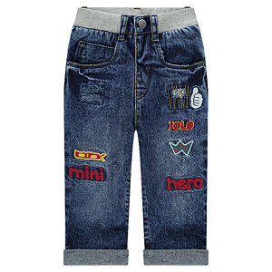 Jeans effet neige avec badges et taille élastiquée 