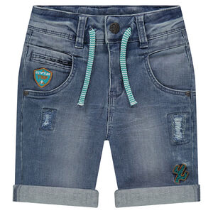 Bermuda en jeans effet used avec badges patchés 