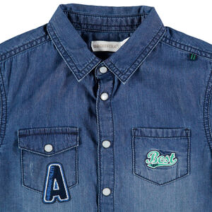 Chemise manches courtes en jean used à poches et broderies 