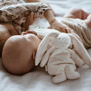 Peluche Mini Bunny avec granules sensoriels Crème 