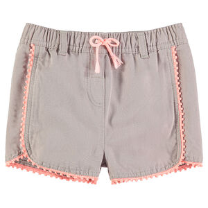 Short en maille fantaisie avec galons à pompons et noeud 