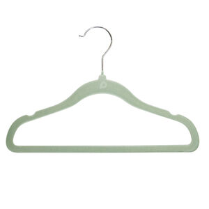Lot de 6 cintres en velours vert 