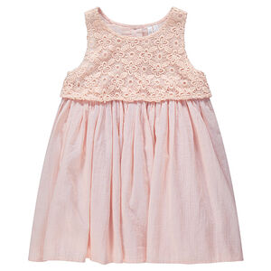 Robe rose bi-matière en dentelle et crêpe 