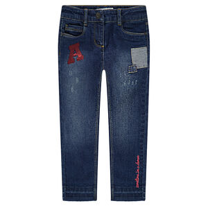 Jeans effet used et crinkle avec badges patchés 