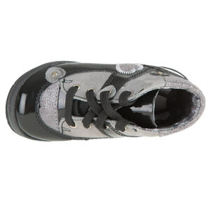 Bottillons à lacets et patchs coeurs  