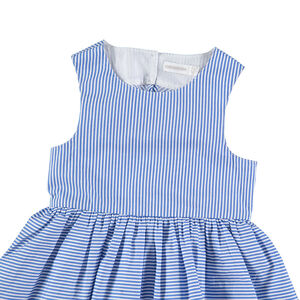 Robe manches courtes à fines rayures et dos ajouré 