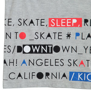 Ensemble avec débardeur à messages printé et bermuda rouge 