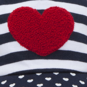 Casquette en molleton avec rayures et coeur en bouclette 