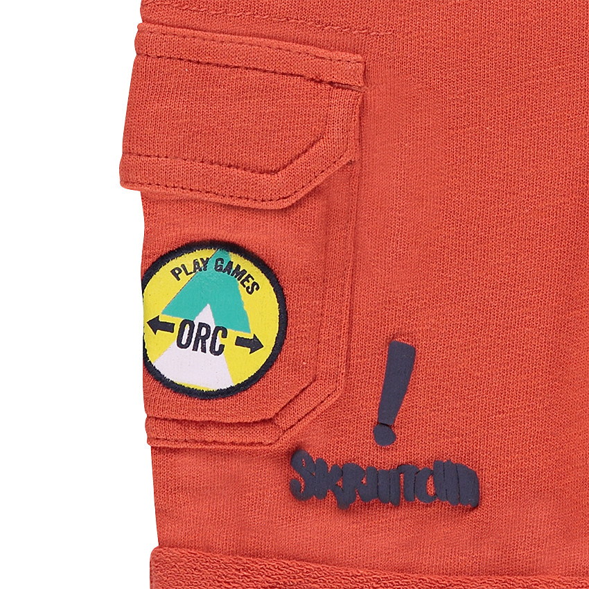 Bermuda en molleton à poches et badges 