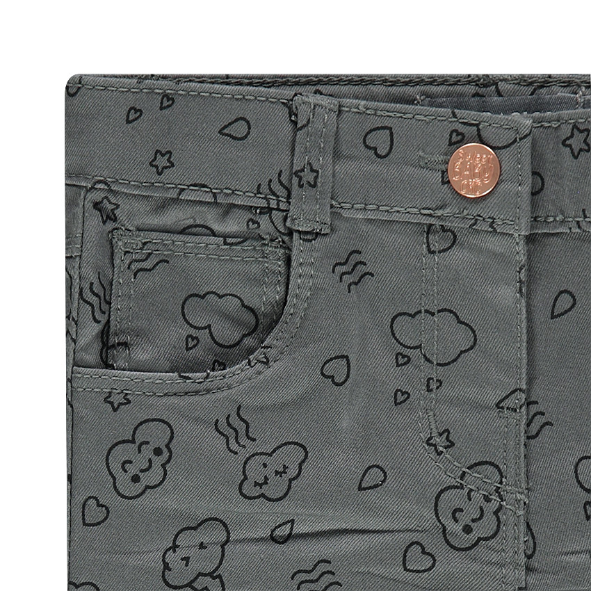 Pantalon en twill coupe slim avec nuages printés all-over 