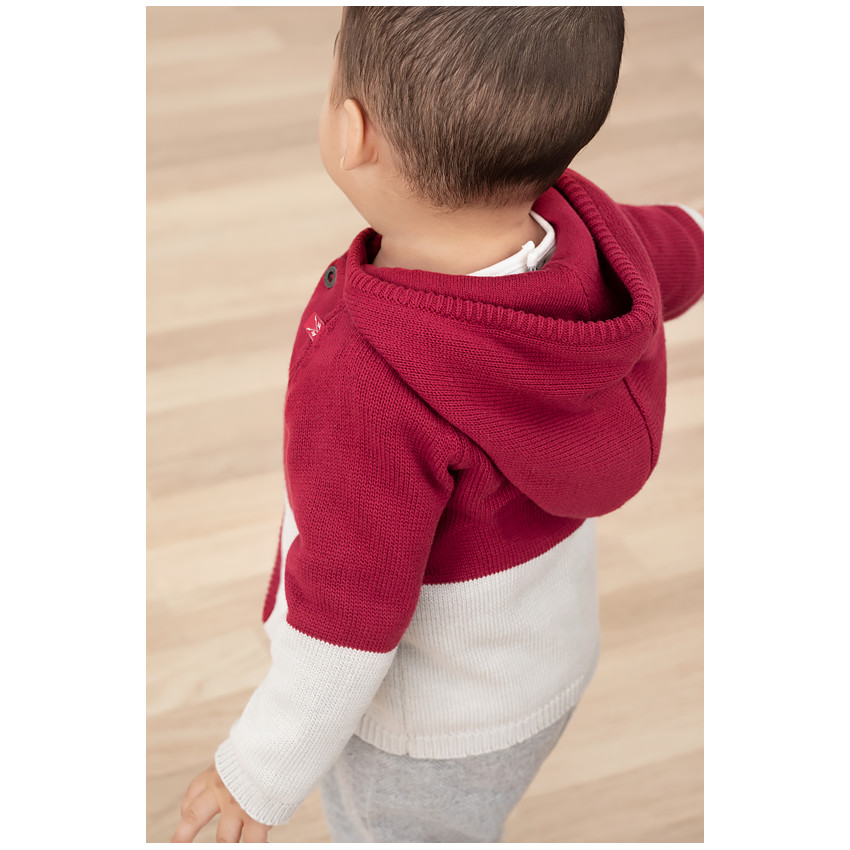 Gilet en tricot bicolore avec double boutonnage 