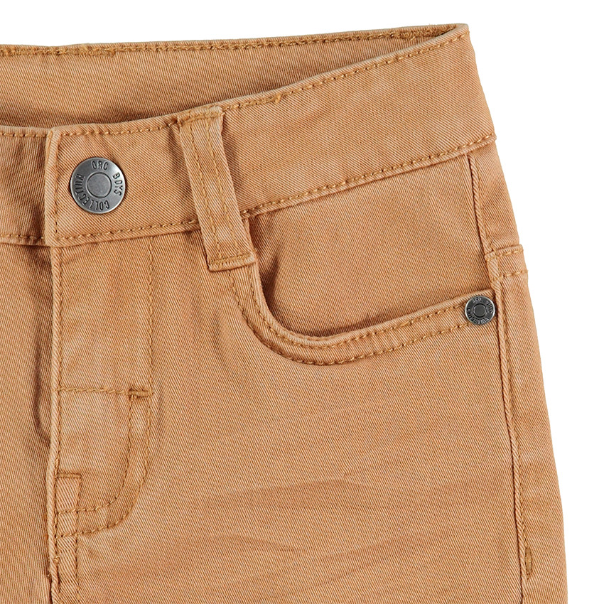 Pantalon effet crinkle avec poche à inscription reliéfée 