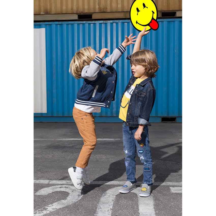 Pantalon effet crinkle avec poche à inscription reliéfée 