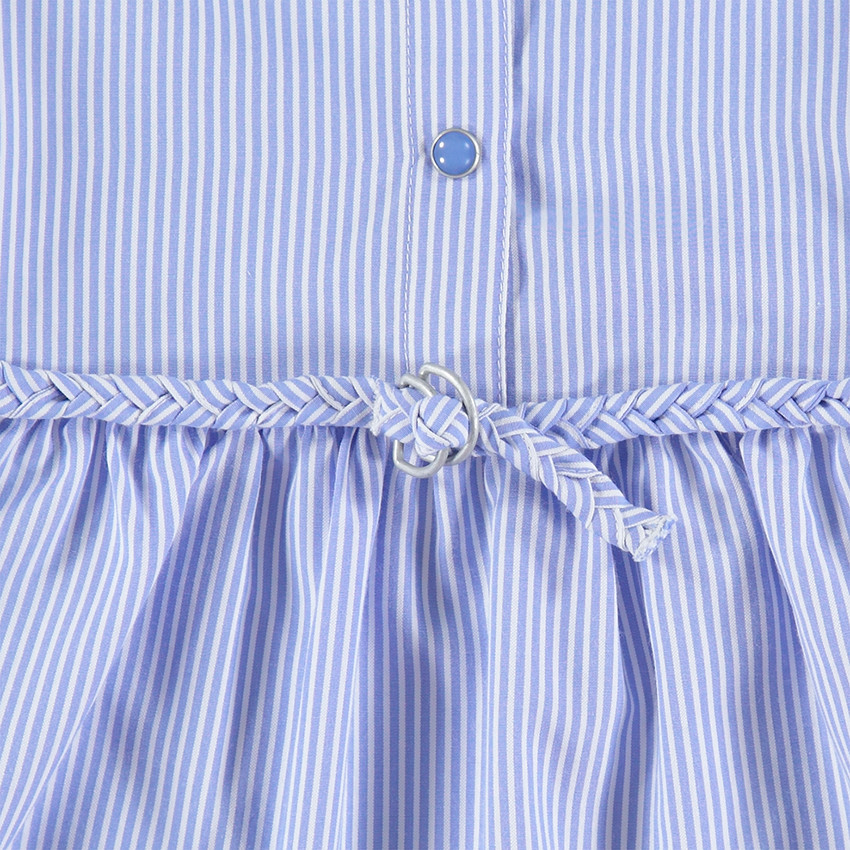 Robe chemise à fines rayures avec ceinture tressée 