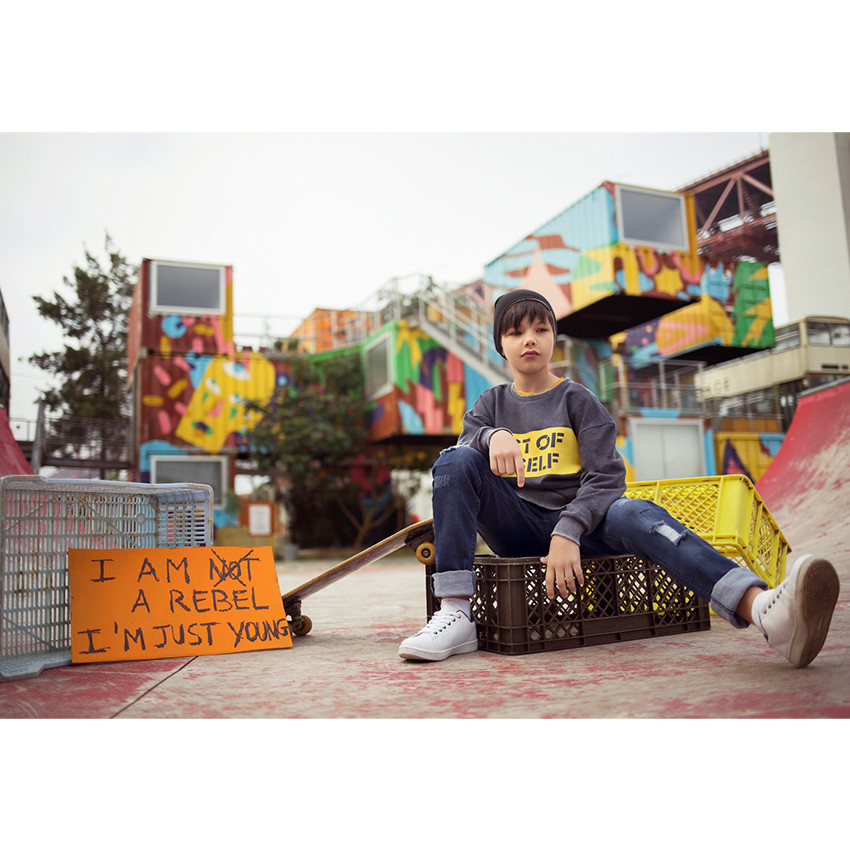 Junior - Sweat en molleton surteint avec zips et textes printés 