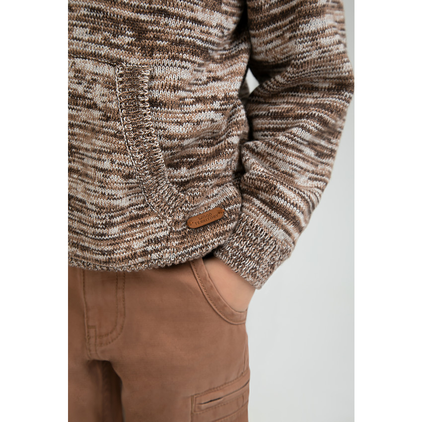 Pull en tricot twisté avec col châle et poche kangourou 