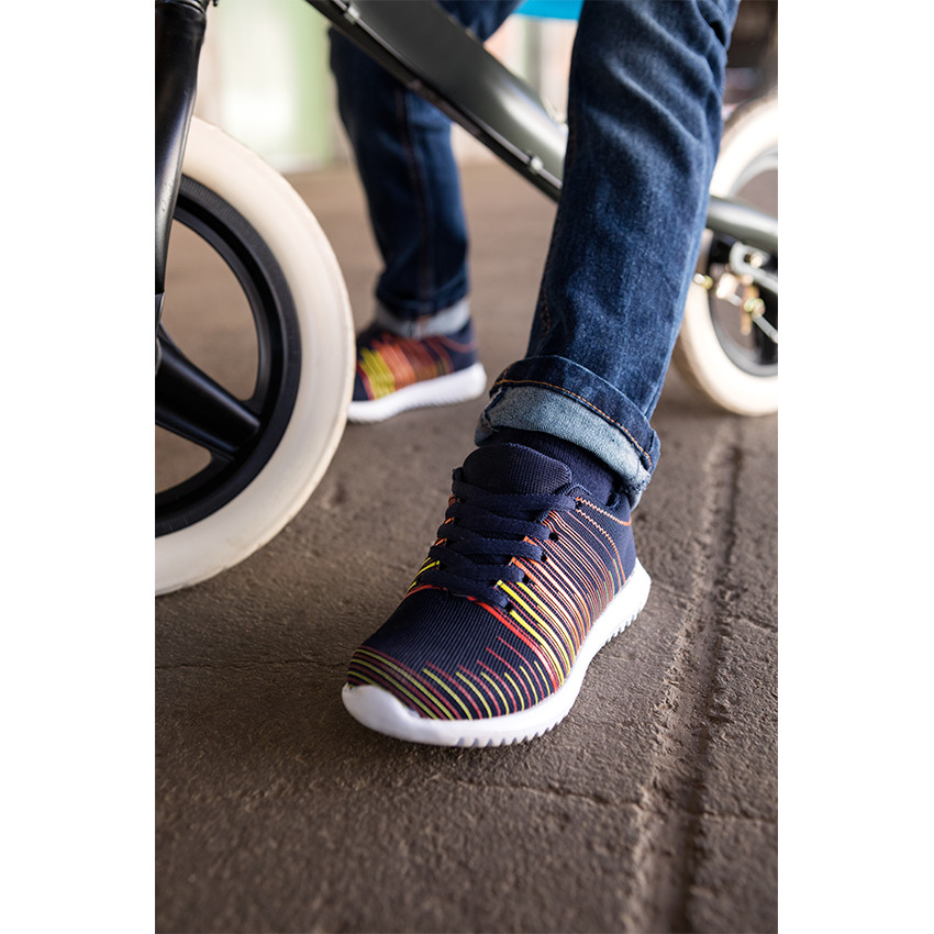 Baskets basses fantaisie à lacets  