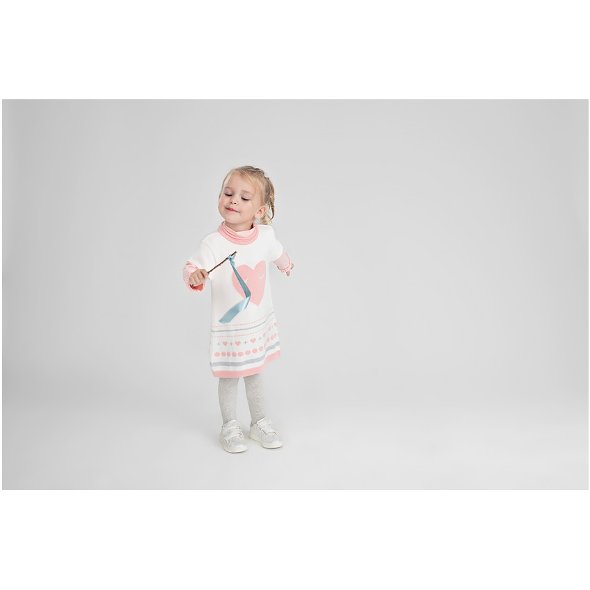 Robe manches courtes en tricot avec coeur en jacquard 