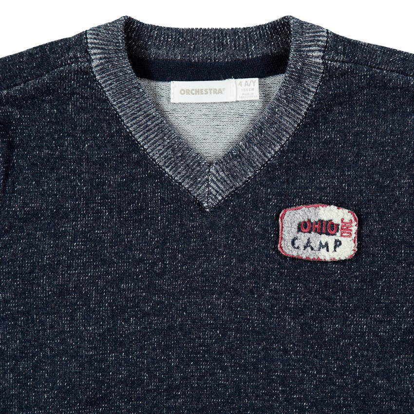 Pull en tricot chiné avec badge sur la poitrine 
