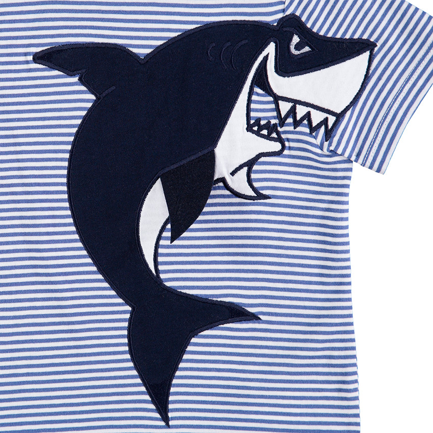 Tee-shirt manches courtes en jerey avec requin brodé 