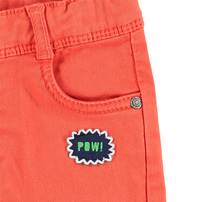 Pantalon en twill avec badge et poche forme ourson 