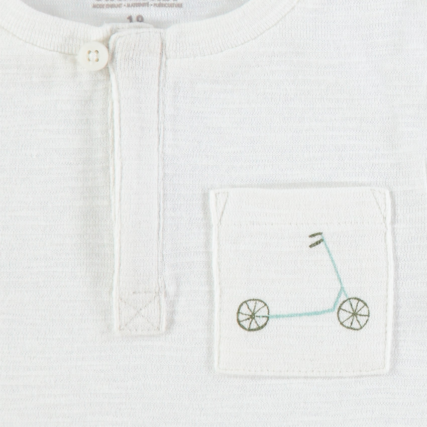 Tee-shirt manches courtes effet rayé avec poche plaquée print trottinette 