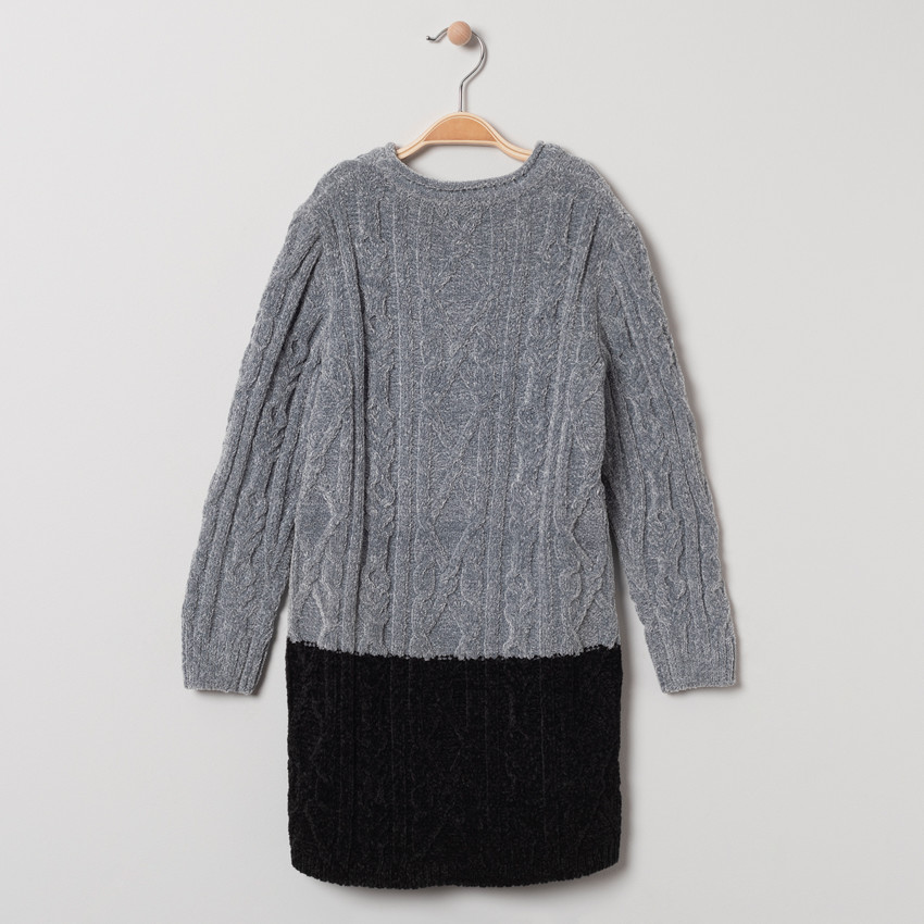 Robe manches longues en maille chenille à jeux de torsades 