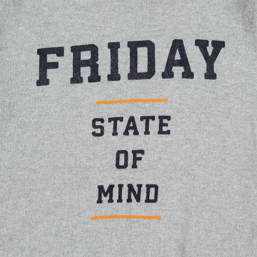 Pull en tricot avec message printé sur le devant 