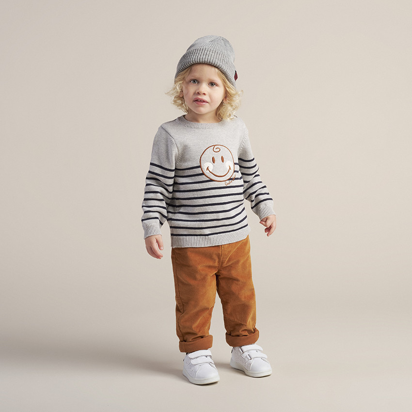Pull en tricot rayé avec Smiley brodé 