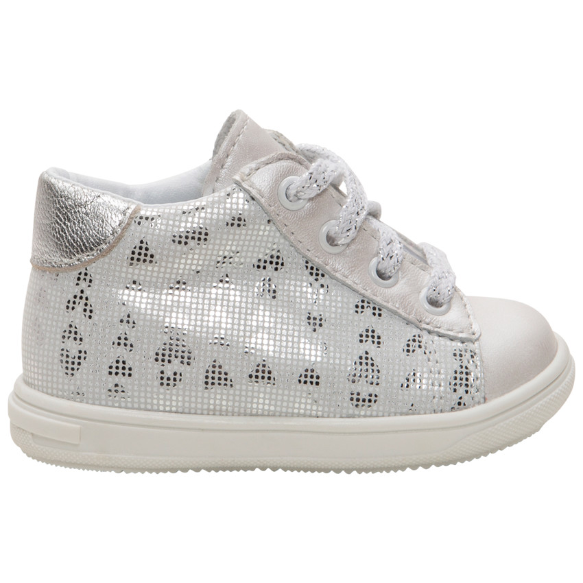 Bottillons irisés à motifs argentés et lacets  