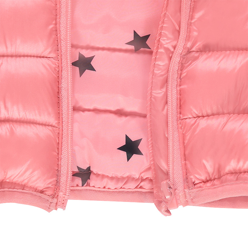 Doudoune light* imperméable à capuche avec sac de rangement imprimé 