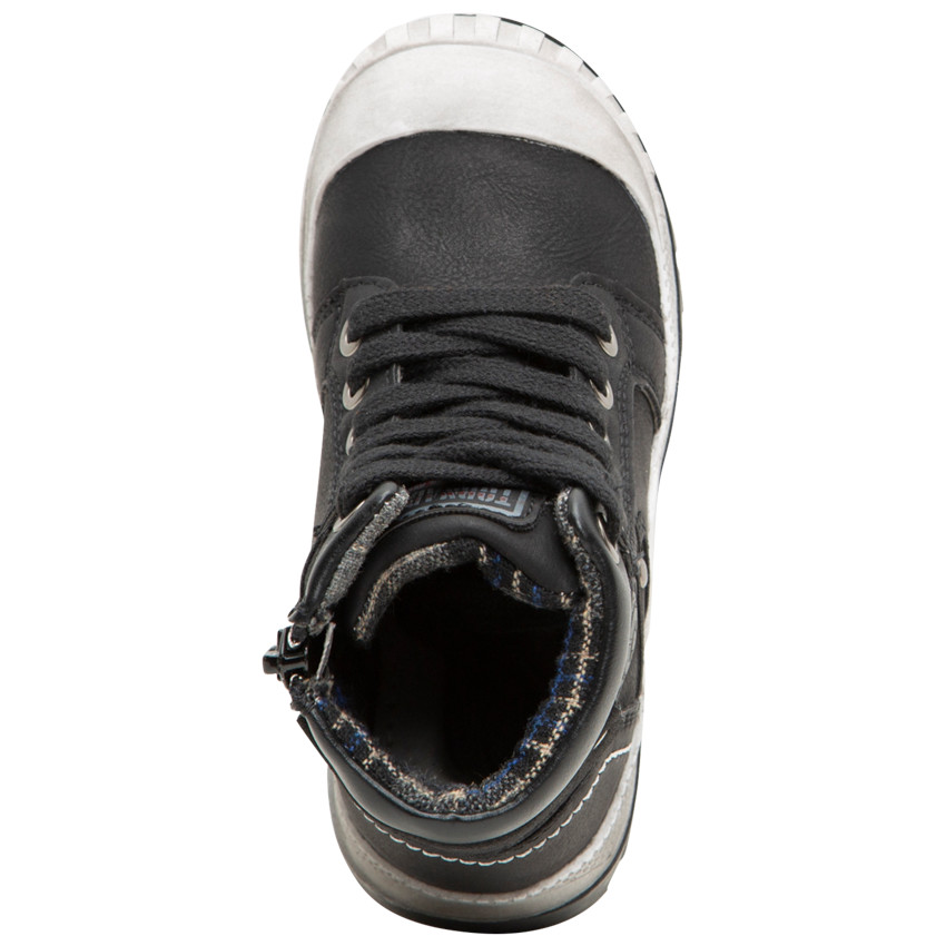 Bottillons effet cuir grainé avec badge en gomme 