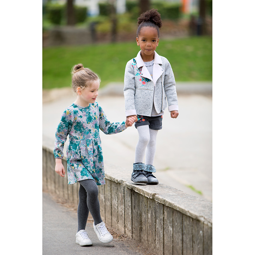 Short en jeans brodé avec ceinture pailletée 