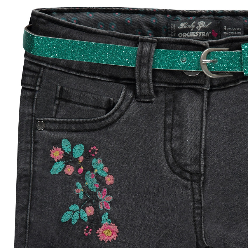 Short en jeans brodé avec ceinture pailletée 