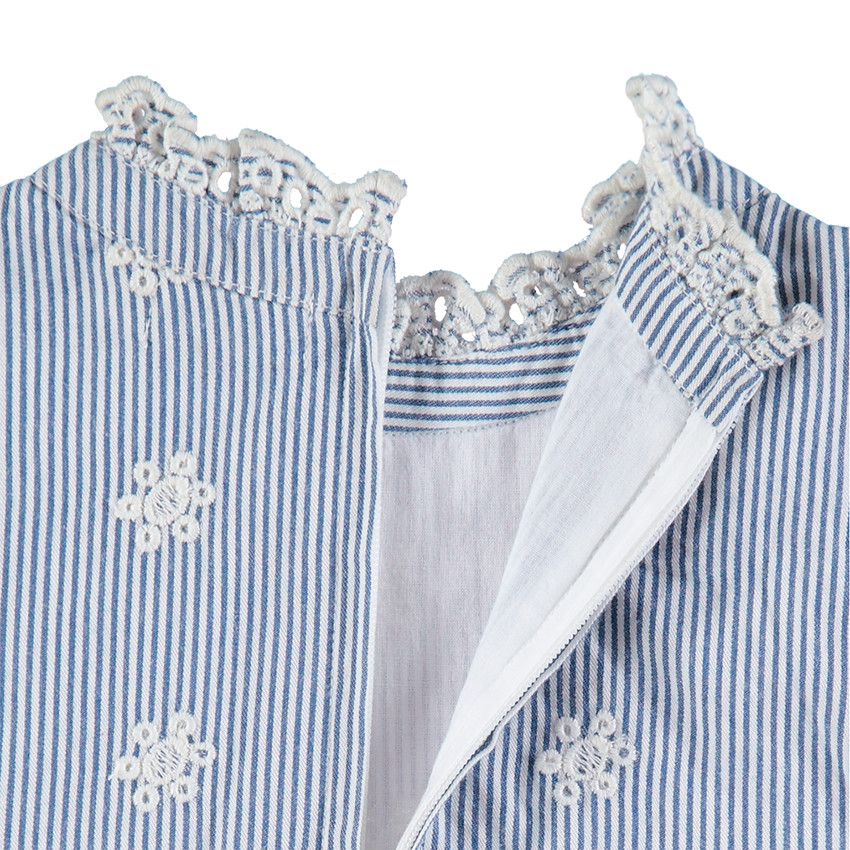 Robe manches courtes à rayures verticales et motifs brodés 