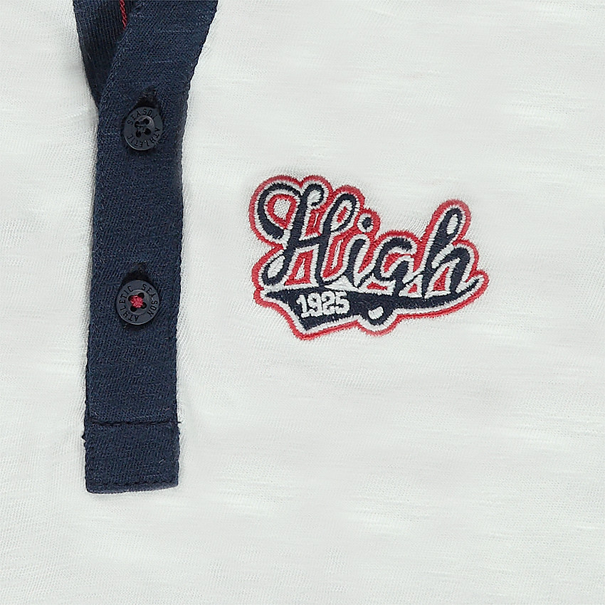 Polo manches courtes à capuche avec inscription brodée 