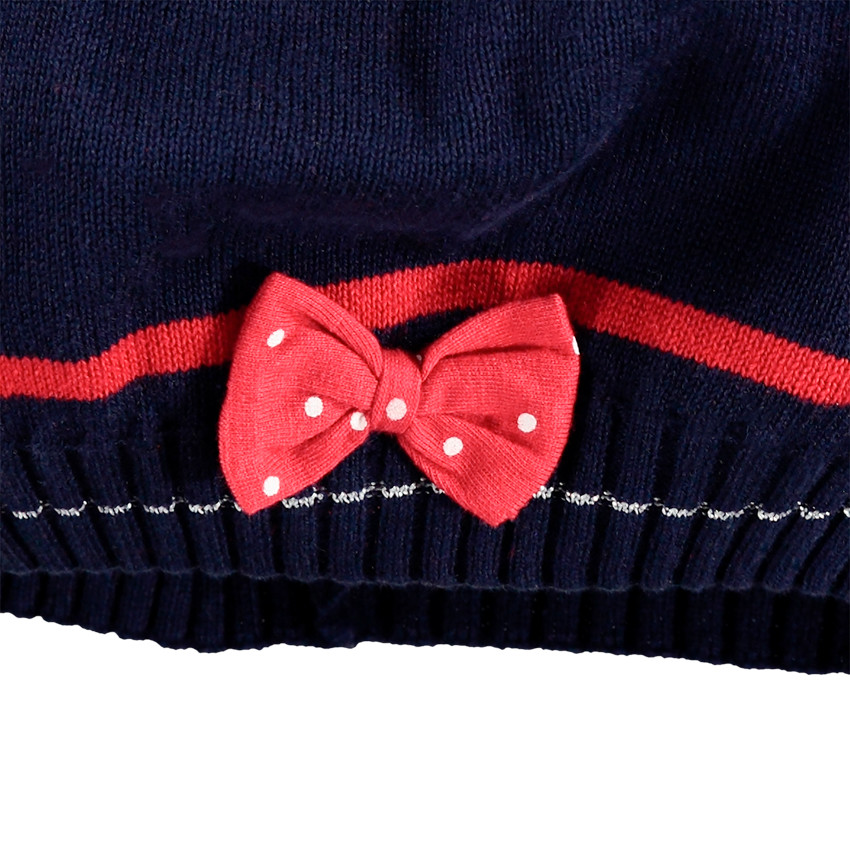 Béret en tricot avec noeud et pompon 